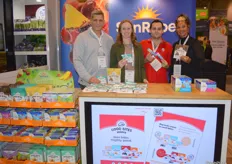 The Sun-Rype Products team were proud to display and have people taste their tasty bites.